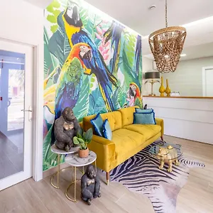 https://hostal-el-romerito.hotelsinnerja.org
